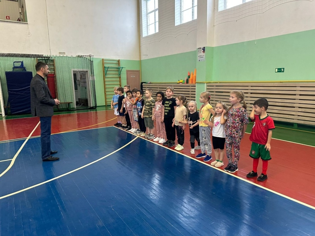 24 января в Центре тестирования ВФСК ГТО п. Батецкий прошло еженедельное занятие БГТО для воспитанников МАДОУ &quot;Детский сад п. Батецкий&quot;..